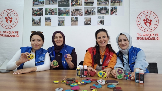 Cide'de gençler el sanatları etkinliğinde buluştu