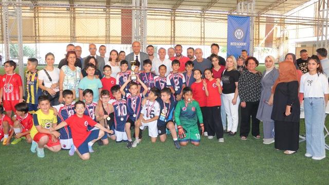 Mersin'de ilkokullar arası halı saha futbol turnuvası tamamlandı