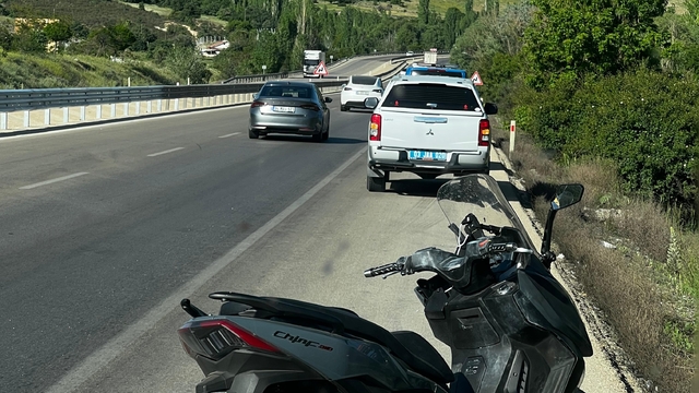 Afyonkarahisar'da bariyere çarpan motosikletin sürücüsü hayatını kaybetti