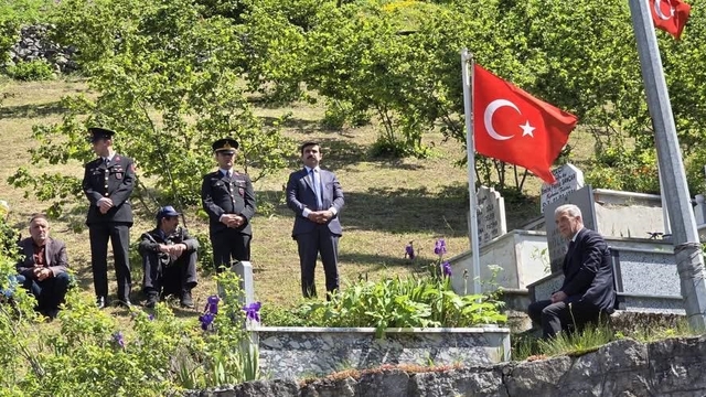 Çaykaralı şehit kabri başında anıldı