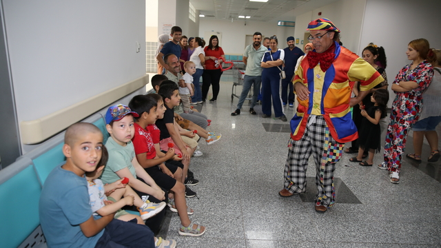 Antalya Vakıflar Bölge Müdürlüğü 44 çocuk için sünnet etkinliği düzenledi