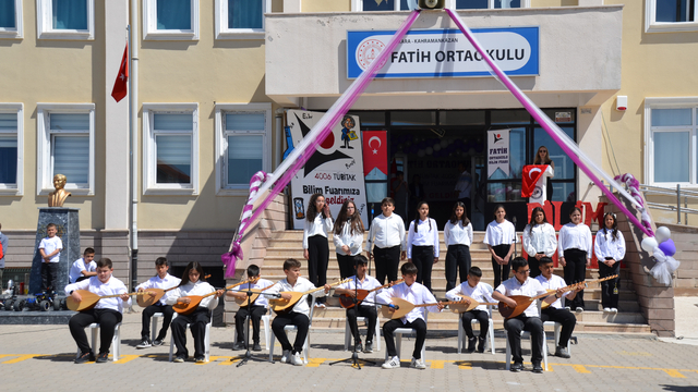Kahramankazan'da TÜBİTAK 4006 Bilim Fuarı düzenlendi