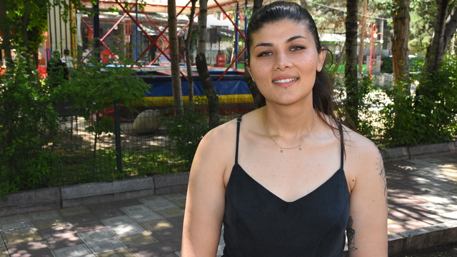 Enduro sporcusunun yol arkadaşı köpeği "Buji" oldu