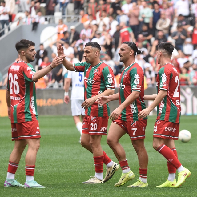 Karşıyaka dağılıyor