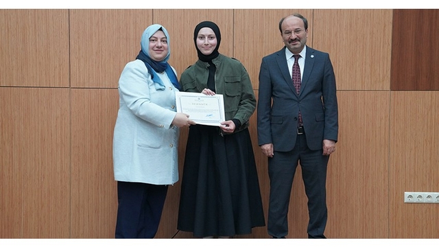 ETÜ'de TÜBİTAK'tan destek alan 74 öğrenci projesi ödüllendirildi