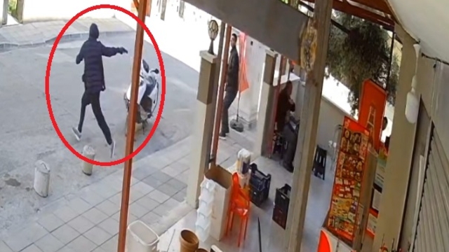 Mersin'de silahlı saldırı kamerada