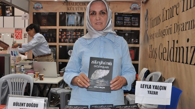 Eskişehir Kitap Fuarı kadın yazar Leyla Yalçın'ı okuyucusuyla buluşturdu