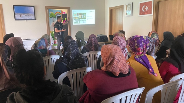 Van'da vatandaşlara uyuşturucuyla mücadele eğitimi verildi