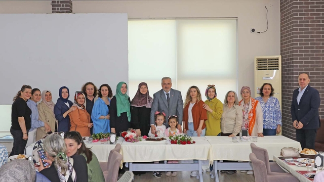 Bafra Belediyesinin spor etkinliğine katılan kadınlar Belediye Başkanı ile buluştu