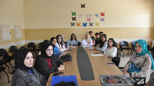 Bulanık'ta "Öğretmenlik Mesleği ve Güncel Sorunlar" söyleşisi düzenlendi