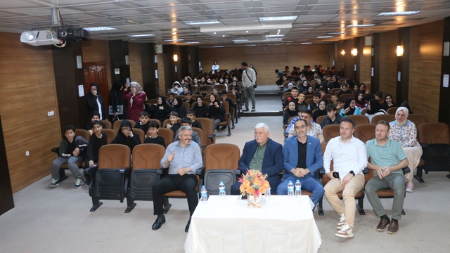 Of'ta TÜBİTAK Bilim Söyleşisi düzenlendi