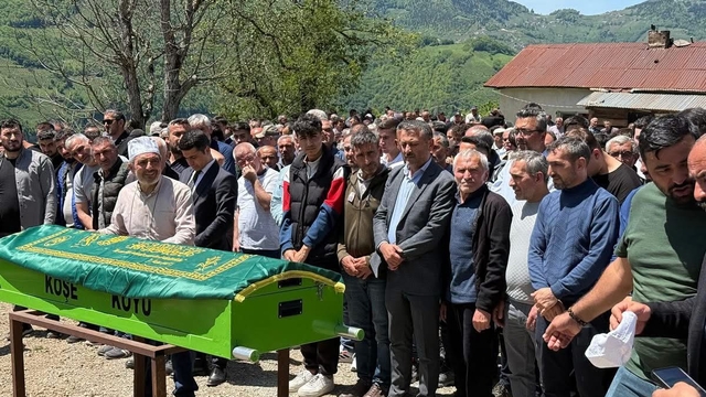 Denizde boğulan Yiğitcan, toprağa verildi