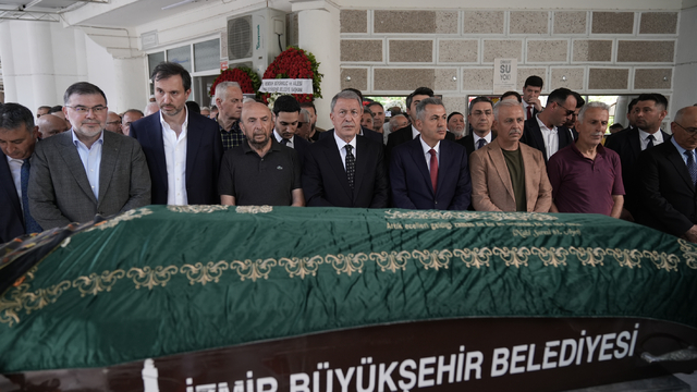 TBMM Milli Savunma Komisyonu Başkanı Akar'ın kayınvalidesi Türkan Samur, son yolculuğuna uğurlandı