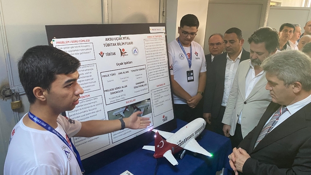 Aksu Uçak Bakım Teknolojisi Mesleki ve Teknik Anadolu Lisesi'nde TÜBİTAK 4006 Bilim Fuarı düzenlendi