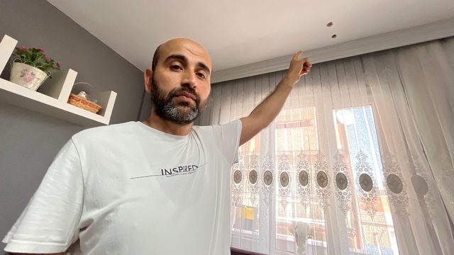 Kardeşinin hilti ile evinin tavanını deldiği iddiasıyla şikayetçi oldu