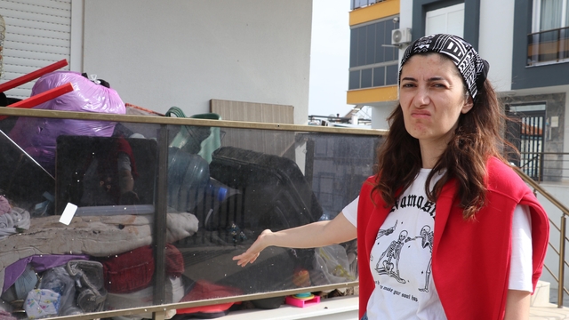 Apartmanda köpek besleme krizi; komşular koku ve hijyen sorunundan şikayetçi