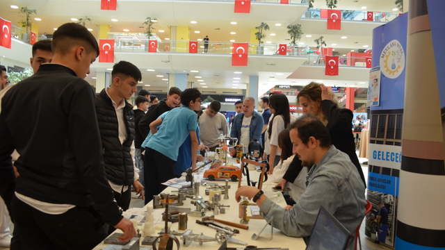 Kocaeli'de "Mesleki Eğitim Tanıtım ve Bilim Fuarı" başladı