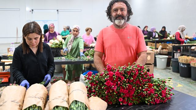 Çiçek sektörü, ihracatı artırmak için dünyayı dolaşıyor