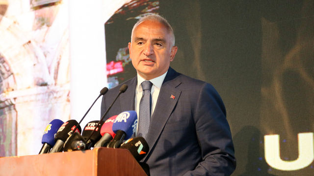 Bakan Ersoy: Temel hedef, 81 ilde 12 ay turizm