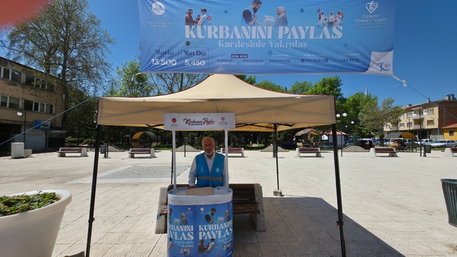 Gümüşhacıköy'de kurban bağış standı açıldı