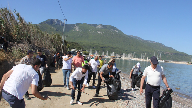 Datça'da tarihi Karia Yolu ve sahillerde çevre temizliği yapıldı