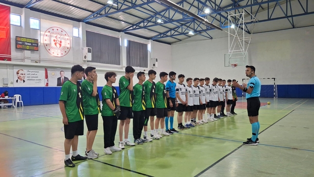 Cide'de Futsal Turnuvası yapıldı