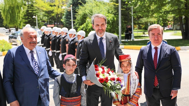Bakan Bayraktar: 3 yılda elektrik ve doğal gazda 1 trilyon lira destek verdik