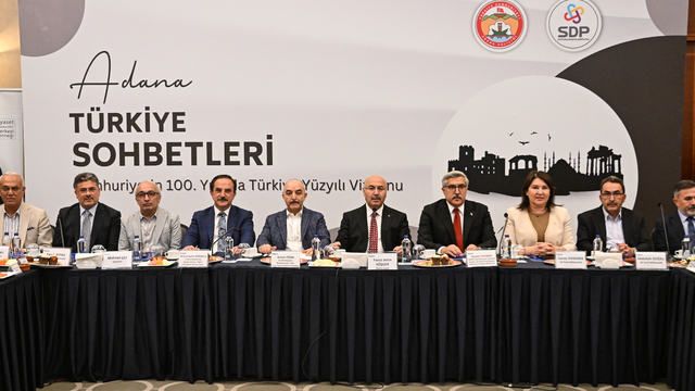 Adana'da "Türkiye Sohbetleri" toplantısı düzenlendi