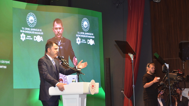 Bakan Kurum: Bu sistemle yılda 200 binden fazla pet şişe toplamayı hedefliyoruz (2)