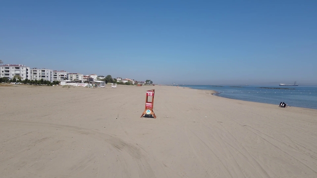 Karasu'da cankurtaran kulesini çaldılar