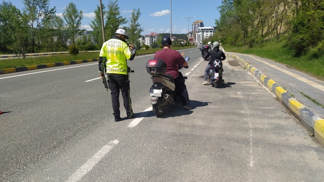 Kastamonu'da alkollü motosiklet sürücüsünün ehliyetine el konuldu