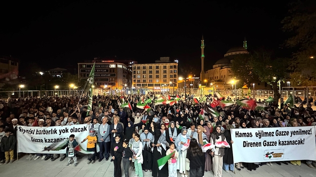 Van'da İsrail'in Gazze'ye yönelik saldırıları protesto edildi