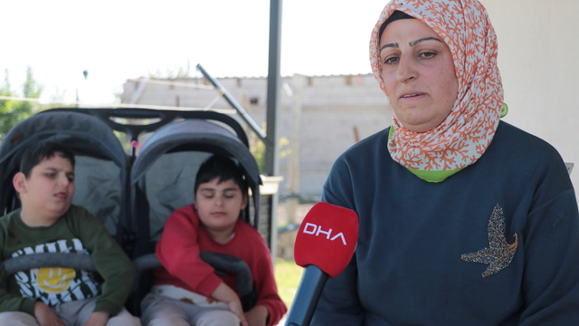 Ömrünü Serebral palsili 2 oğluna adadı