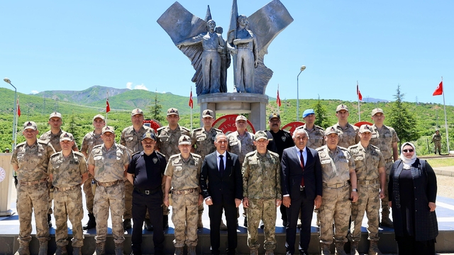 Bingöl'de PKK'lı teröristlerce şehit edilen silahsız 33 asker anıldı
