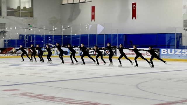 Senkronize Buz Pateni Gençlik Kupası, Samsun'da başladı