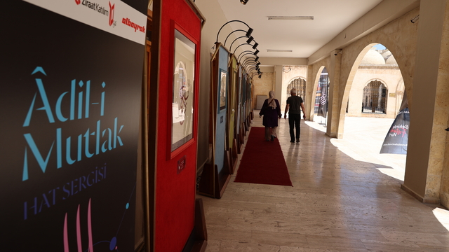 "Adil-i Mutlak" hat sergisi Şanlıurfa'da açıldı