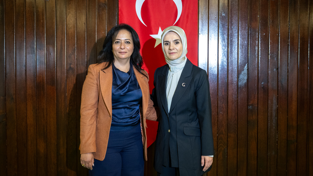 Bakan Göktaş, Filistinli mevkidaşıyla Türkiye'ye getirilen Gazzeli hasta çocuklarla buluştu