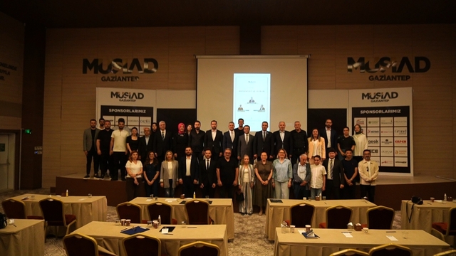 Gaziantep'te "Medeniyet ve Hukuk" konferansı yapıldı