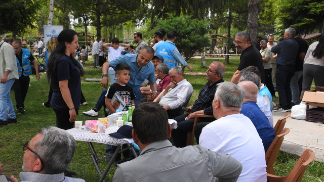 Afyonkarahisar'da YetimSev Vakfınca "2. Bahar Şenliği" düzenlendi
