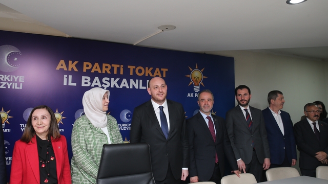 AK Parti Genel Başkan Yardımcısı Büyükgümüş, partisinin Tokat İl Başkanlığı'nı ziyaret etti