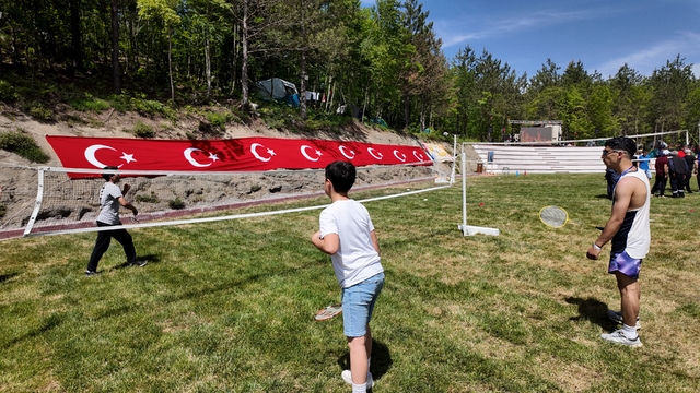 Düzce'de doğal oluşumlarıyla ünlü Sarıkaya Mağarası'nda gençlik festivali başladı