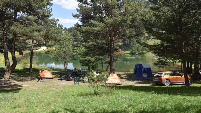 Altınpınar Limni Gölü turizm sezonunun ilk misafirlerini ağırlıyor