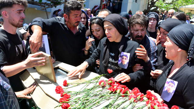Fransa'da baltayla öldürülen Hasan, Kahramanmaraş'ta toprağa verildi