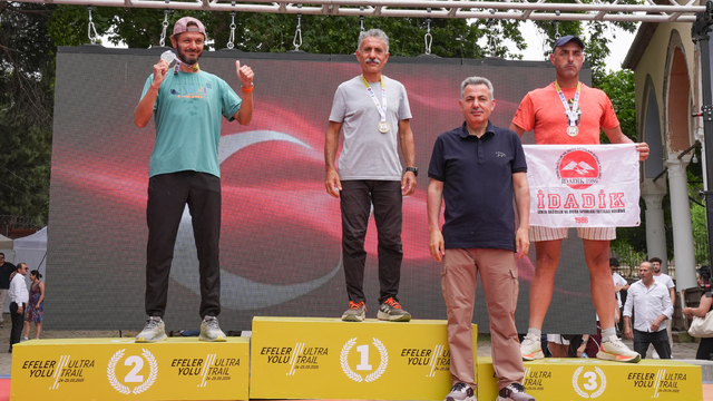 İzmir'de Efeler Yolu Ultra Trail yarışları tamamlandı
