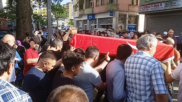 Giresun'da pikabın çarpması sonucu hayatını kaybeden çocuk defnedildi