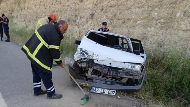 Mardin'de iki otomobilin çarpıştığı kazada 8 kişi yaralandı