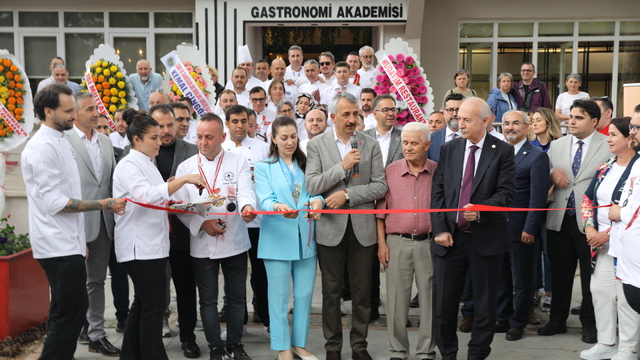 Edirne'de geleceğin şeflerini yetiştirip bölgenin mutfak kültürünü tanıtacak gastronomi akademisi açıldı