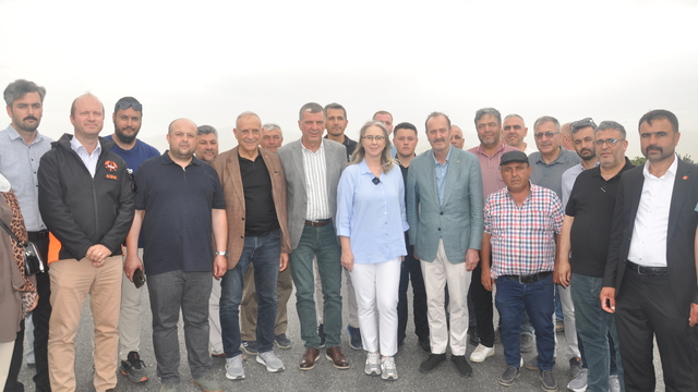 İzmir milletvekilleri Çankırı ve Osmanoğlu, Ödemiş Çevre Yolu'nda test sürüşü yaptı