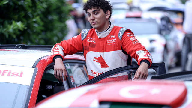 Atış Yapı 49. Yeşil Bursa Rallisi'nde kazanan genç pilot Kerem Kazaz oldu