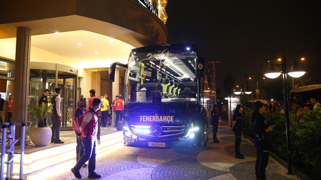 Fenerbahçe, Hatayspor maçı için Mersin'e geldi